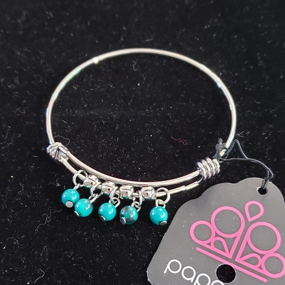 Paparazzi Bangle Bracelet - Green - Picture 1 of 3